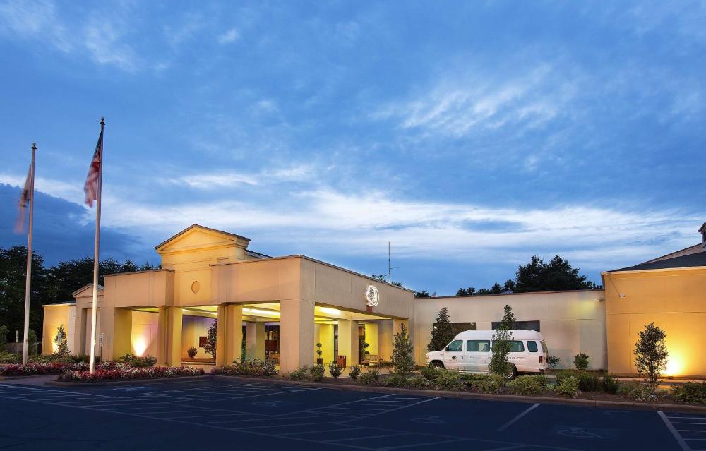 DoubleTree by Hilton Charlotte Airport